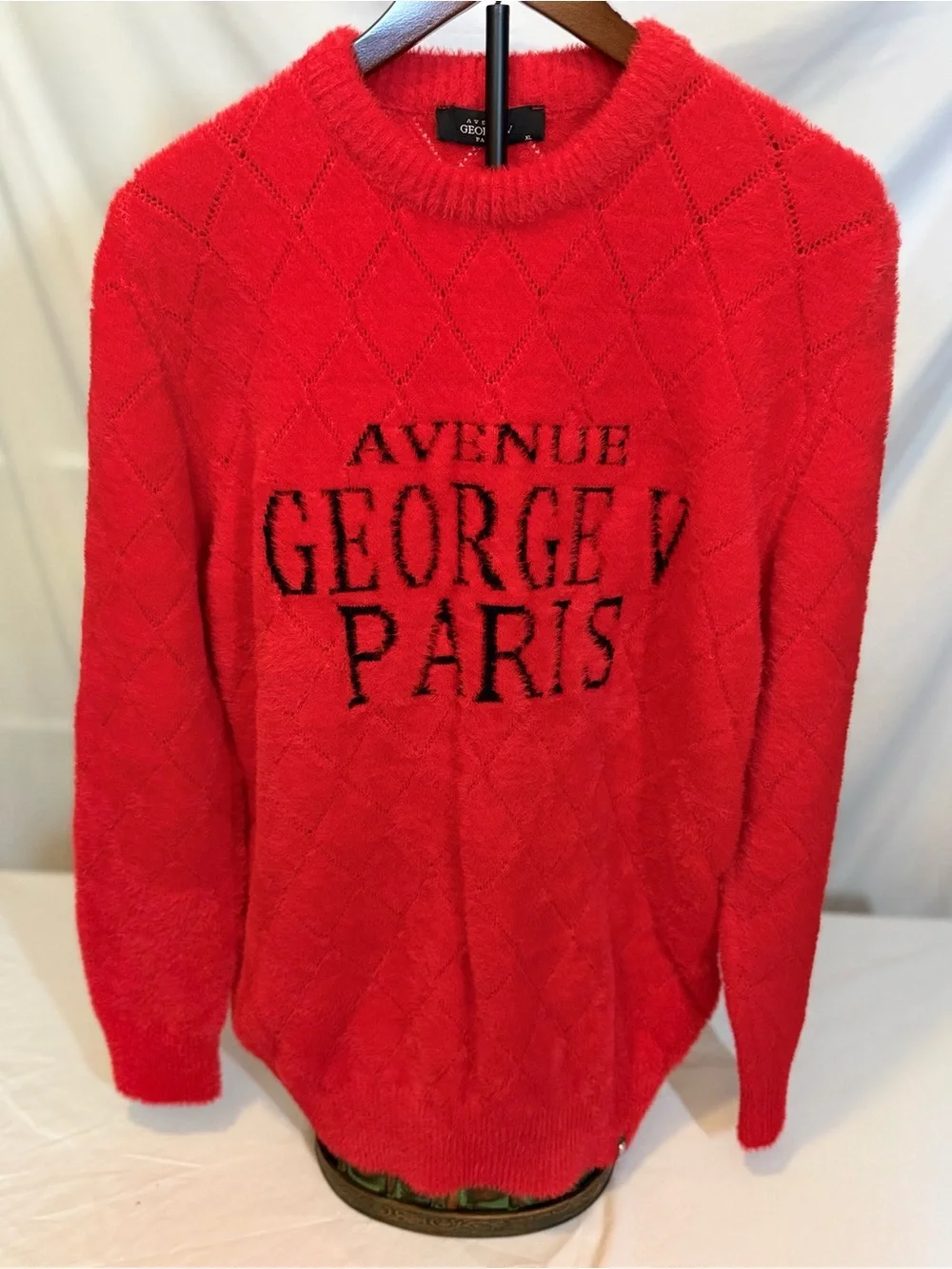 George V Paris Red Crewneck Fuzzy Sweater with Black Logo Men’s XL (MM24)